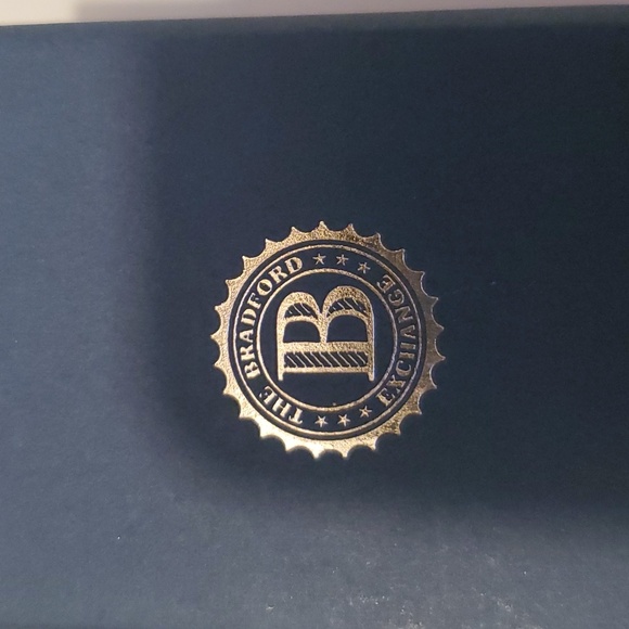 The Bradford Exchange "Mickey Through The Years" Ring Size 7 - Picture 4 of 4